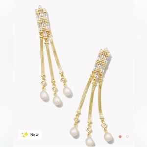 Kendra Scott Gracie Gold Linear Earrings in White Mix
NWT